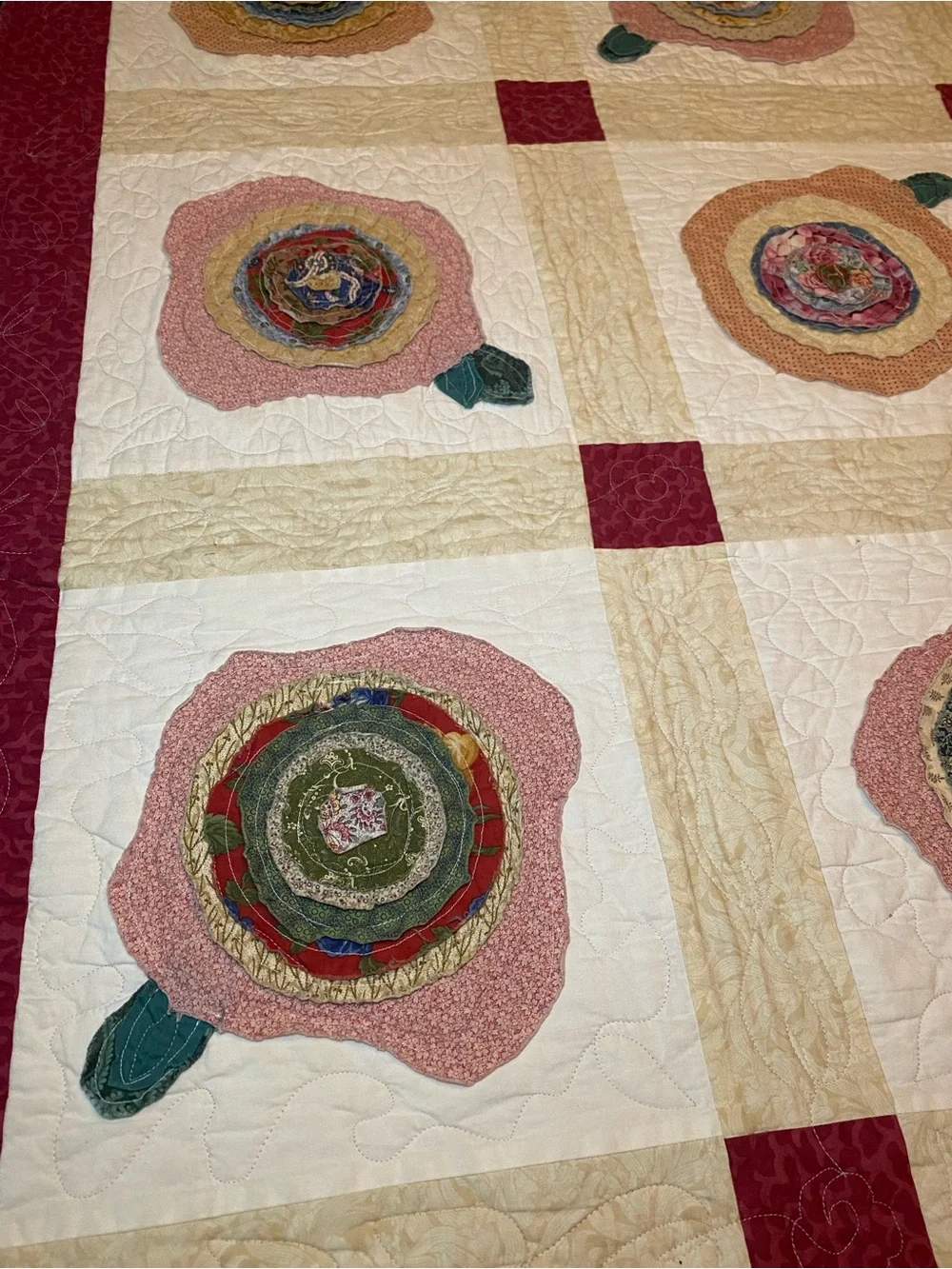 Stunning Appliqué Quilt/Throw in a dimensional floral motif. Burgundy pink gree